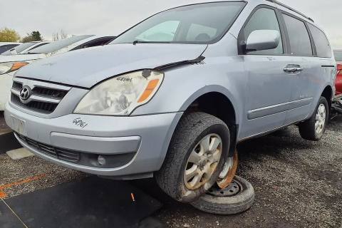 Photo of 2007 Hyundai Entourage