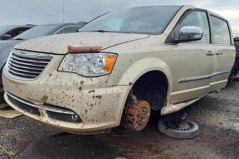 Photo of 2013 Chrysler Town & Country