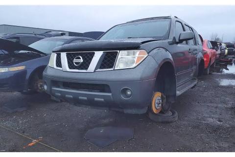 Photo of 2005 Nissan Pathfinder