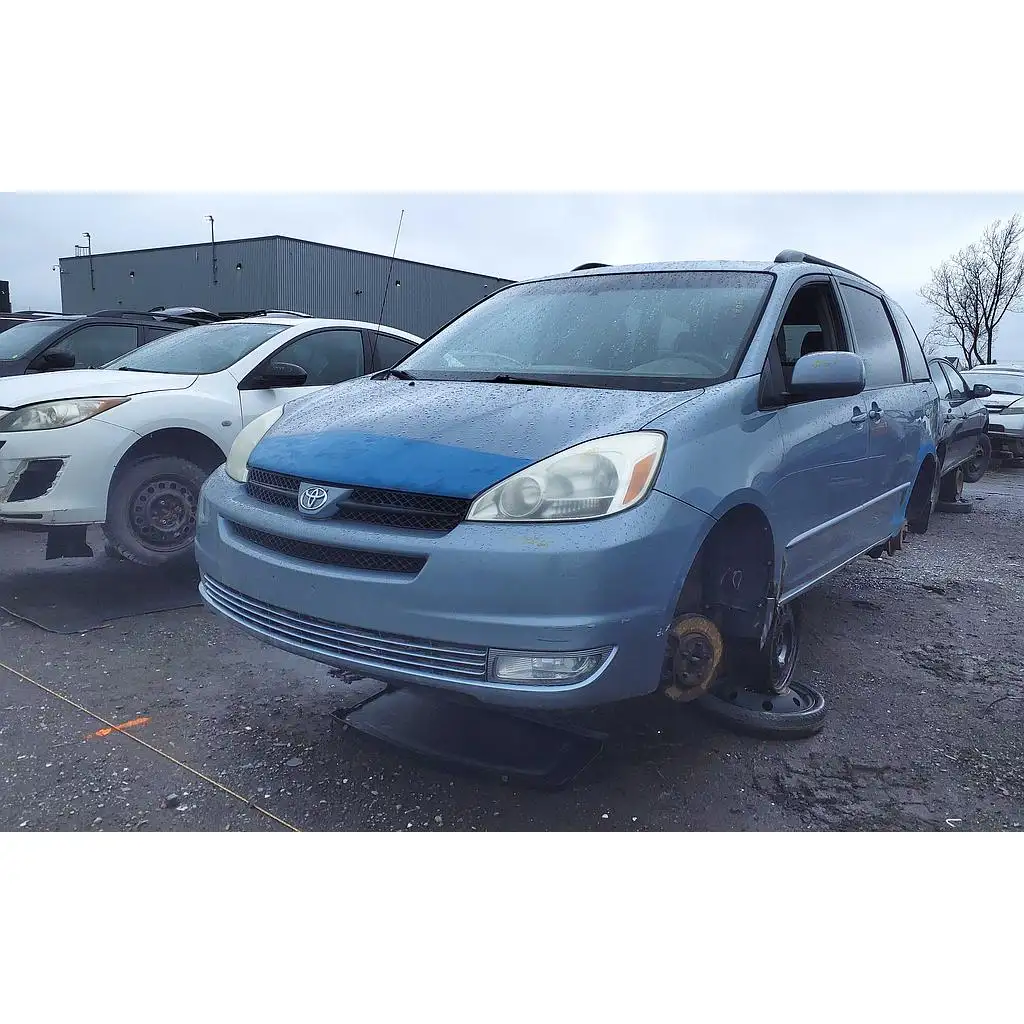 Photo of 2004 Toyota Sienna