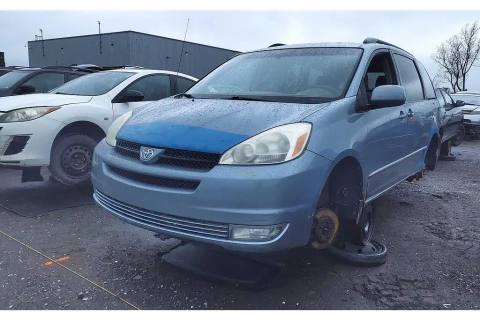 Photo of 2004 Toyota Sienna