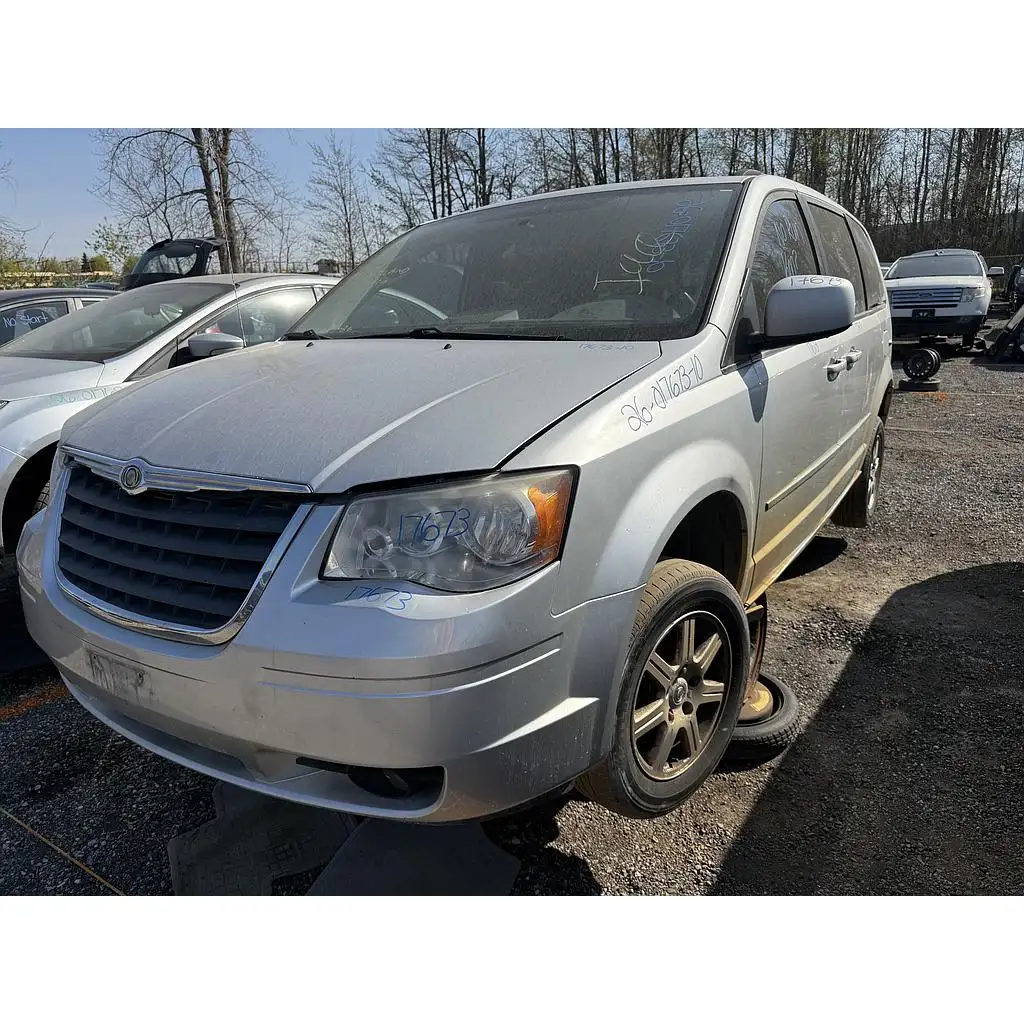 Photo of 2010 Chrysler Town & Country