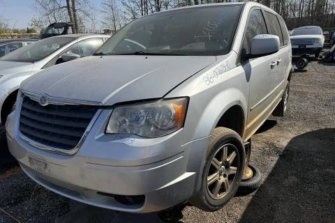 Photo of 2010 Chrysler Town & Country