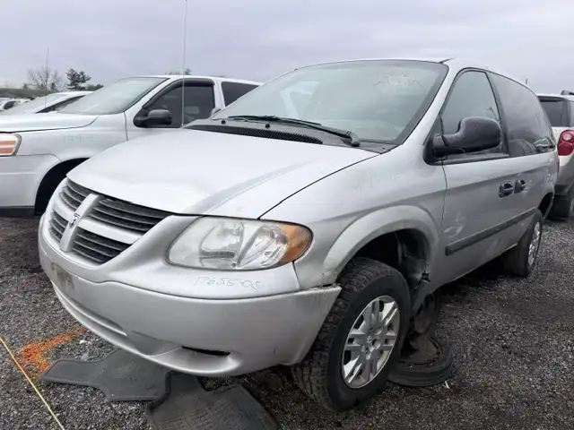 Photo of 2005 Dodge Caravan