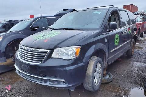 Photo of 2014 Chrysler Town & Country