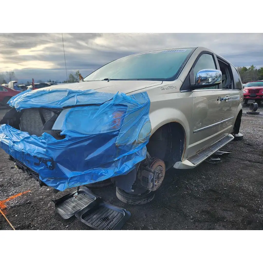 Photo of 2010 Chrysler Town & Country
