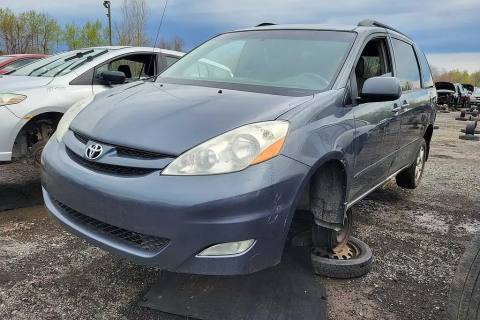 Photo of 2008 Toyota Sienna