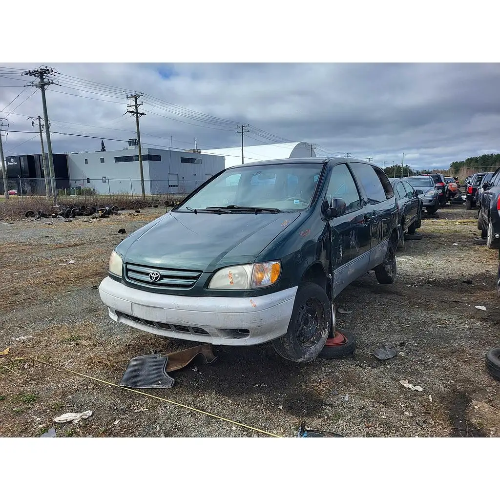 Photo of 2001 Toyota Sienna