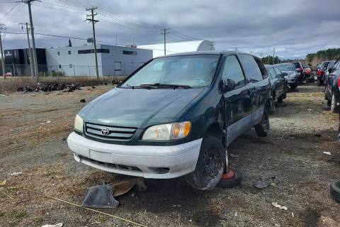Photo of 2001 Toyota Sienna