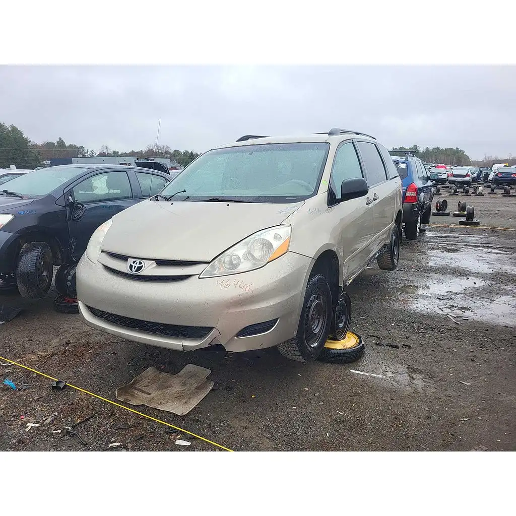 Photo of 2010 Toyota Sienna