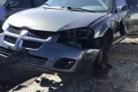 Photo of 2005 Dodge Stratus
