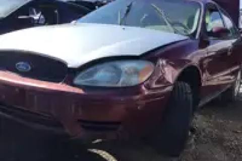 Photo of 2004 Ford Taurus