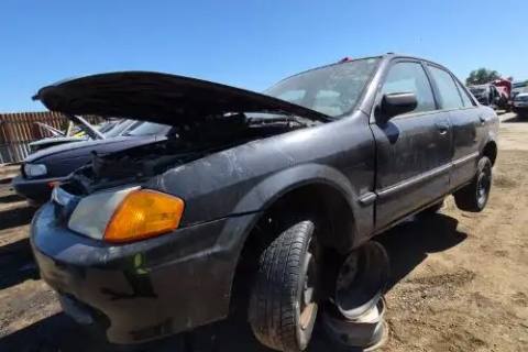 Photo of 2000 Mazda Mazda Protege