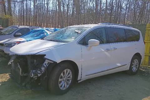 Photo of 2018 Chrysler Pacifica