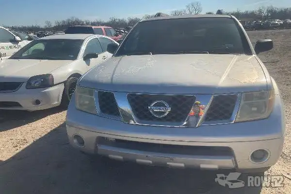 Photo of 2005 Nissan Pathfinder