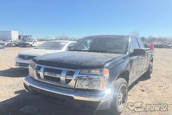 Photo of 2006 Isuzu Truck