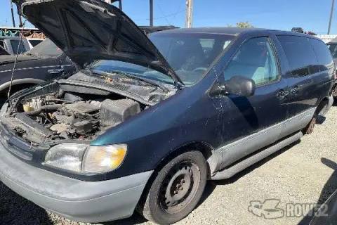 Photo of 1998 Toyota Sienna