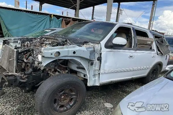 Photo of 2002 Ford Expedition