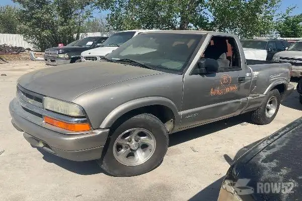 Photo of 2000 Chevrolet S10 Pickup
