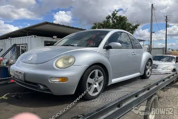 Photo of 2002 Volkswagen New Beetle