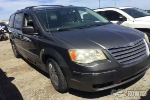 Photo of 2010 Chrysler Town & Country