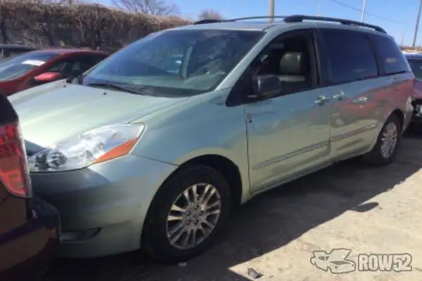 Photo of 2010 Toyota Sienna