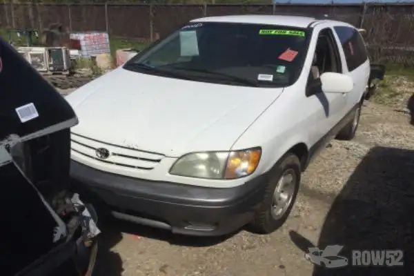 Photo of 2001 Toyota Sienna