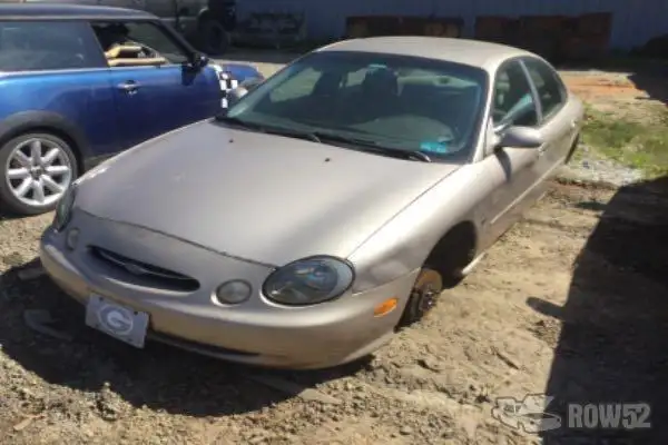 Photo of 1998 Ford Taurus