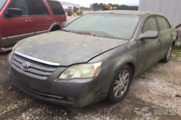 Photo of 2005 Toyota Avalon
