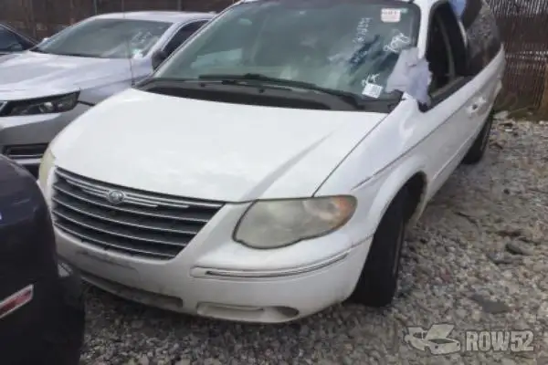 Photo of 2005 Chrysler Town & Country