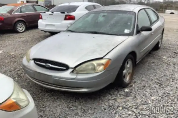 Photo of 2001 Ford Taurus