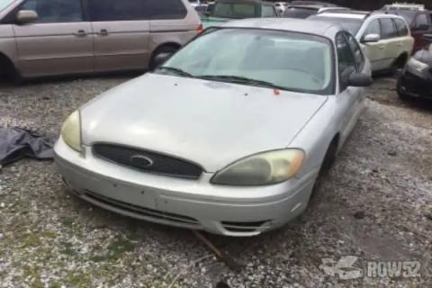 Photo of 2005 Ford Taurus