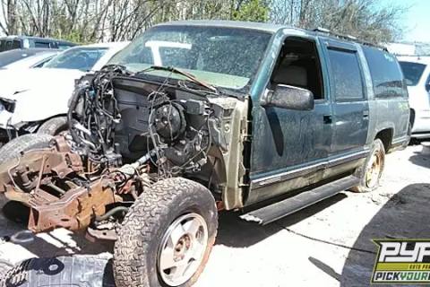 Photo of 1999 Chevrolet K1500 Suburban