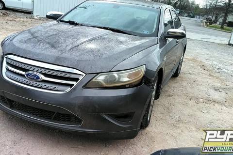 Photo of 2011 Ford Taurus