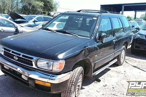 Photo of 1997 Nissan Pathfinder