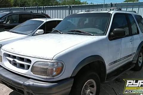 Photo of 1999 Ford Explorer