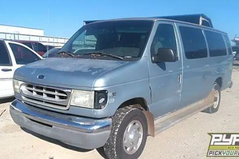 Photo of 1999 Ford E-350 Econoline Club Wagon