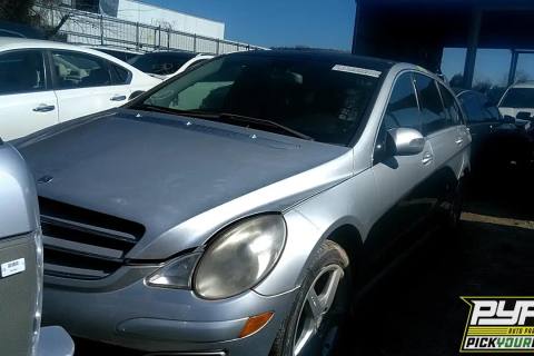 Photo of 2010 Mercedes-Benz R350