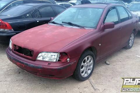 Photo of 2000 Volvo S40