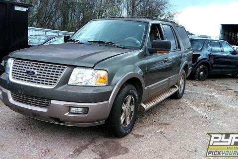 Photo of 2004 Ford Expedition