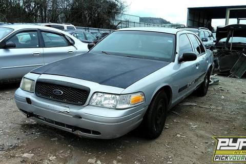 Photo of 2003 Ford Crown Victoria