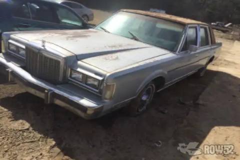 Photo of 1985 Lincoln Town Car