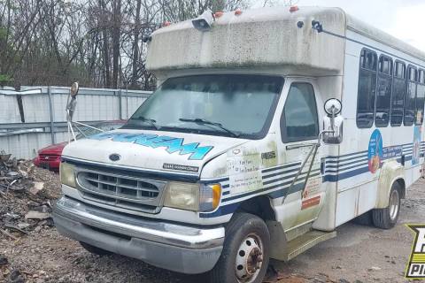 Photo of 2002 Ford E-150 Econoline