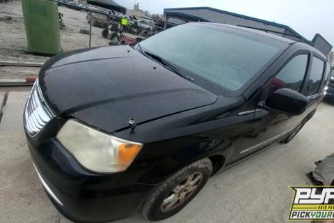 Photo of 2012 Chrysler Town & Country