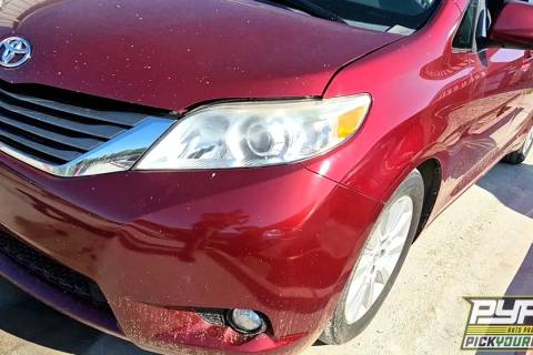 Photo of 2012 Toyota Sienna