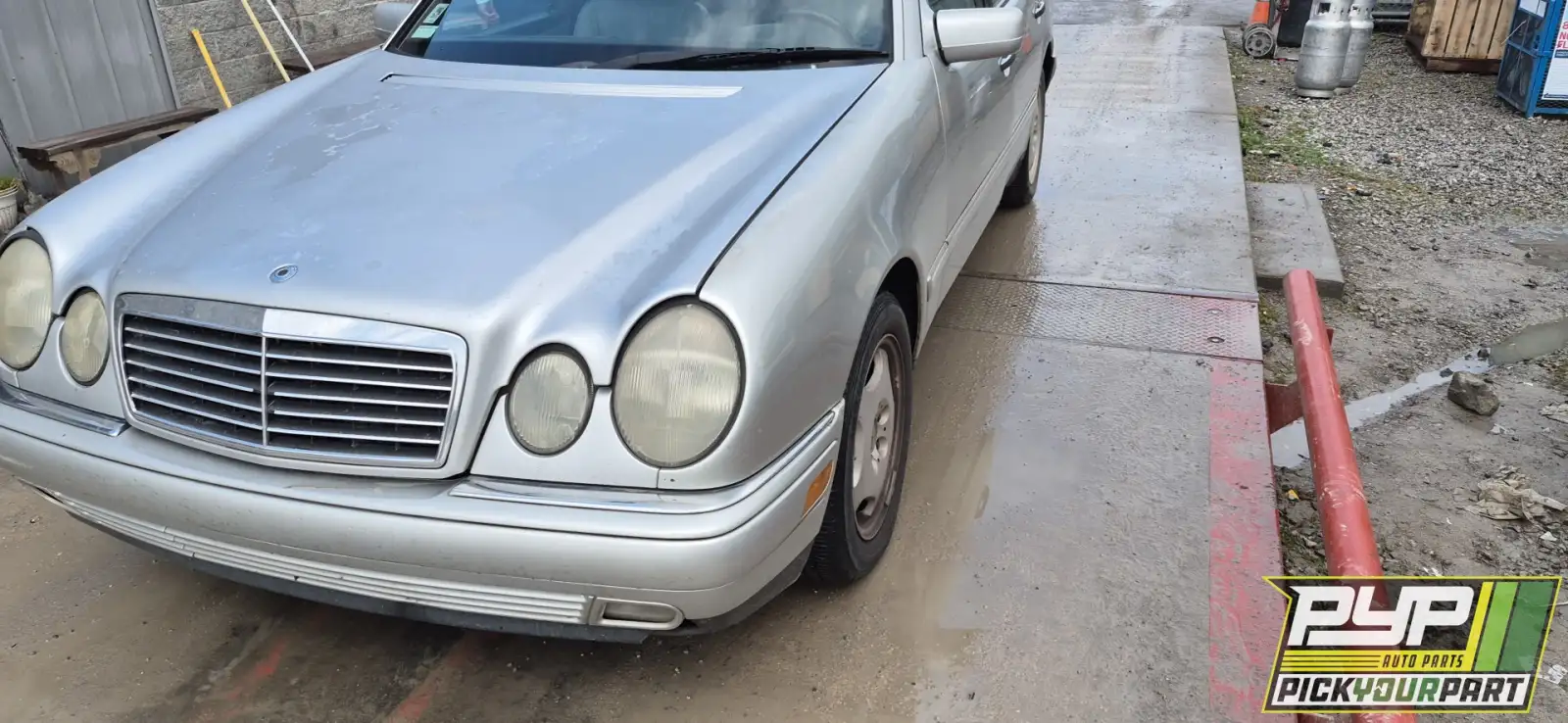 Photo of 1997 Mercedes-Benz E420