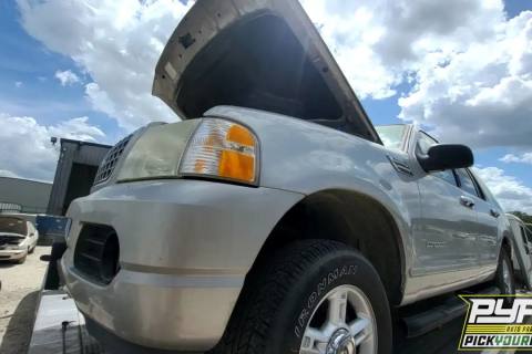 Photo of 2004 Ford Explorer