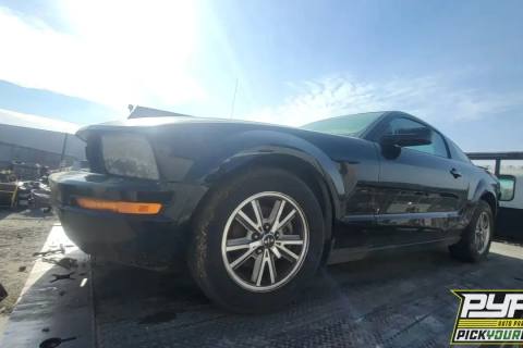 Photo of 2005 Ford Mustang