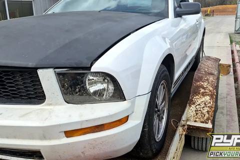 Photo of 2005 Ford Mustang