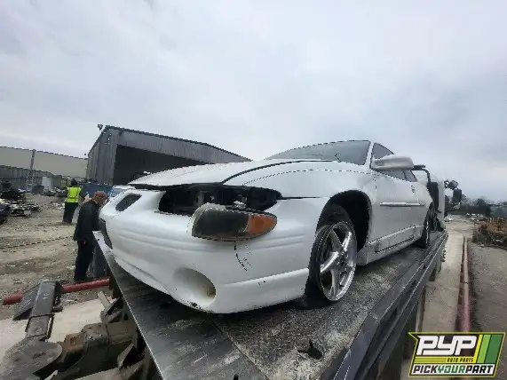 Photo of 1999 Pontiac Grand Prix